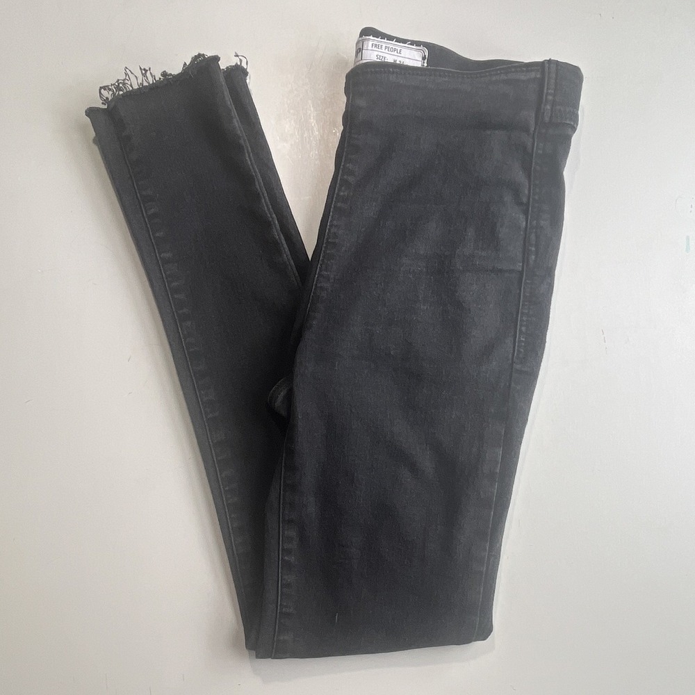 Free People Women's Black High Rise Skinny Jeggings Stretch Raw Hem Dark Wash